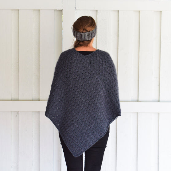 

Winter Shells Poncho - Evergreen
3