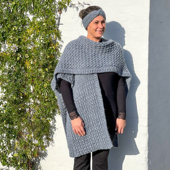 

Fluffy Hygge - Poncho
1