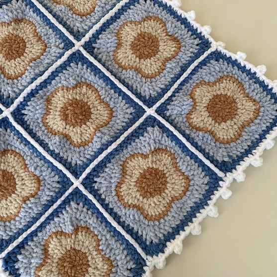 

In Bloom - Babydecke
1