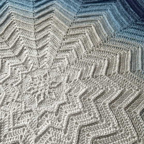 

Star of Hunor - Babydecke
6