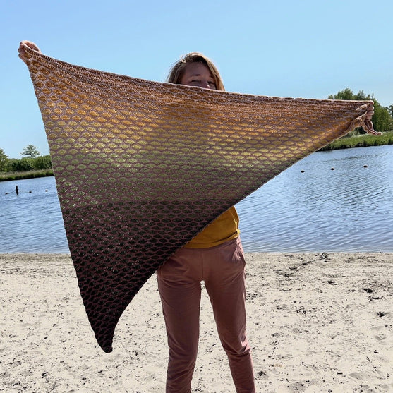 

Garden of Honey - Schal
6