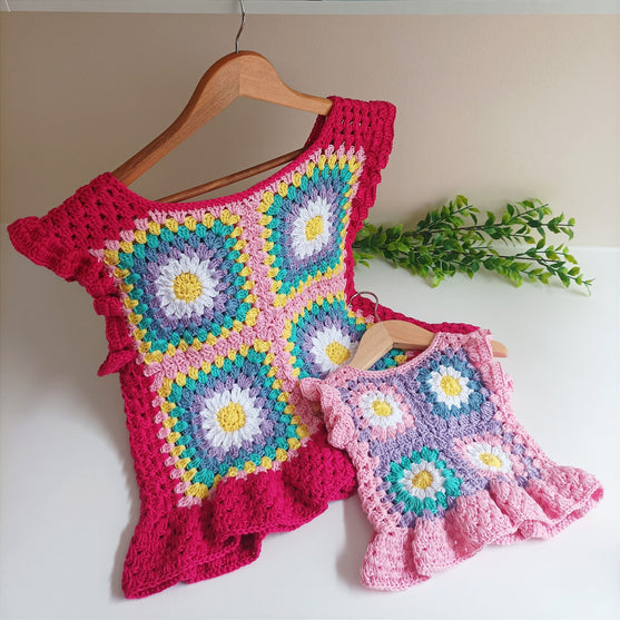 

Crazy Daisy Peplum - Top
4