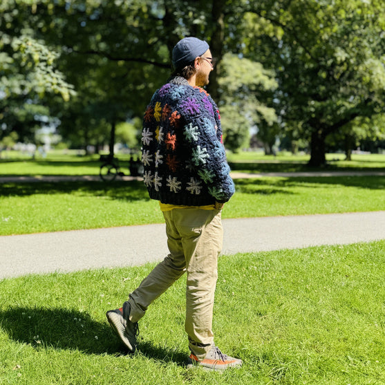 

Mosaic Bloom - Granny Square Jacke
1