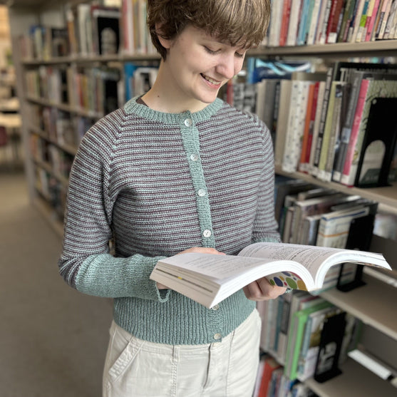 

Bookends – Strickjacke
1