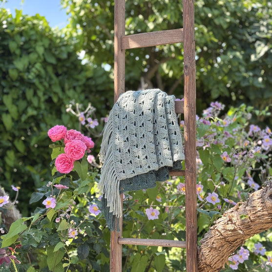 

Two Ferns - Schal
11