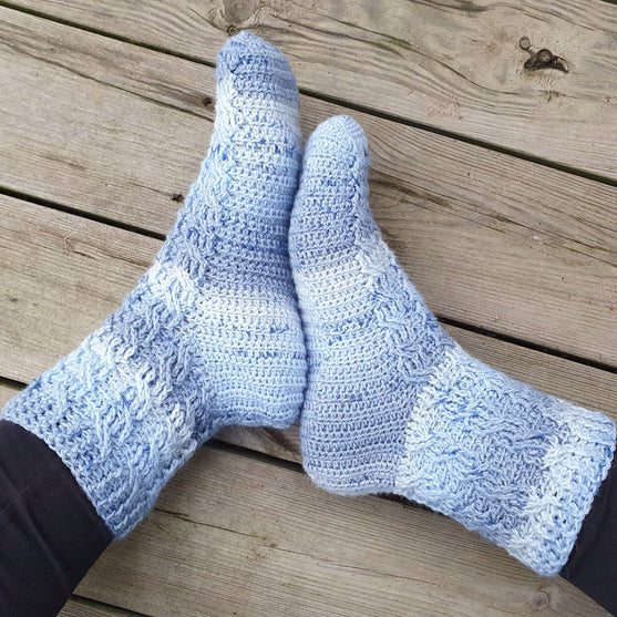 

Linda’s Twisted Socks - Socken
1