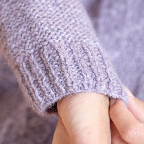 

Lively Lone - Sweater
7