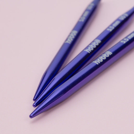 

Stellar Set Essential mit kurzen austauschbaren Rundstricknadeln – Amethyst - Hobbii
7