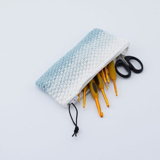 

Gehäkeltes Etui - Ton in Ton
1