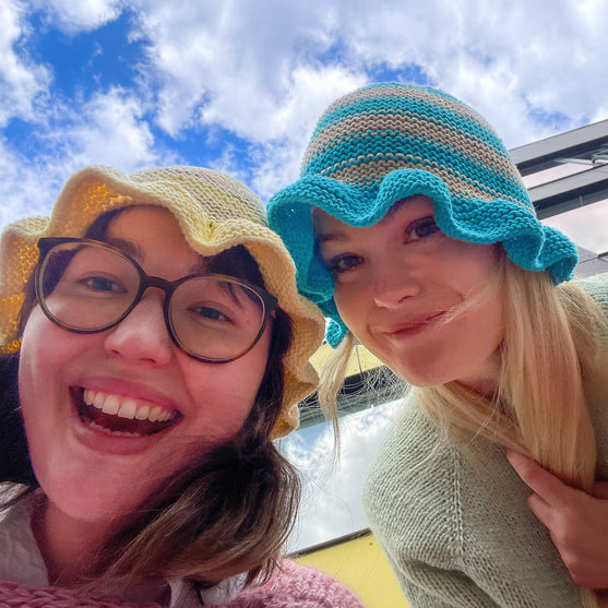 

Sopka - Schlapphut mit Rüschenrand
7