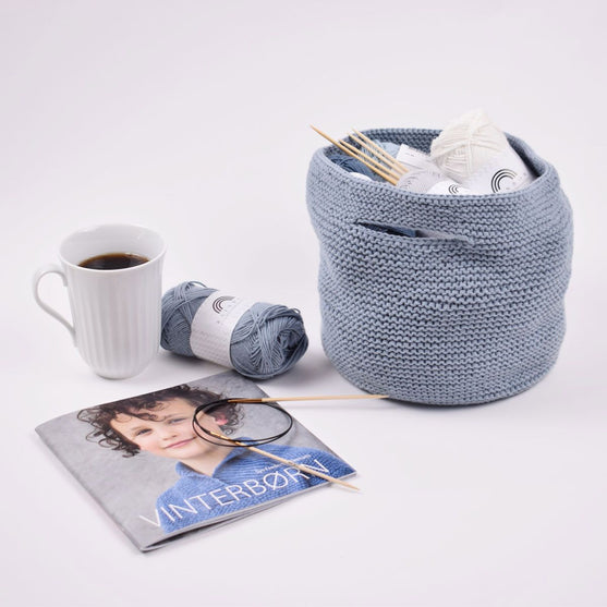 

Gestrickte Garntasche
1