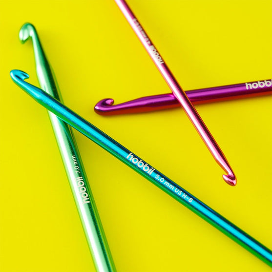 

Doppelte tunesische Häkelnadel aus Alu – 28 cm - Hobbii
3